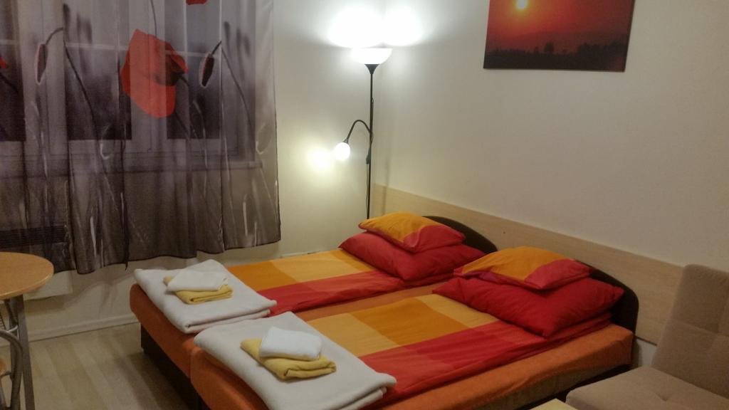 Euro-Room Rooms & Apartments Krasków Εξωτερικό φωτογραφία