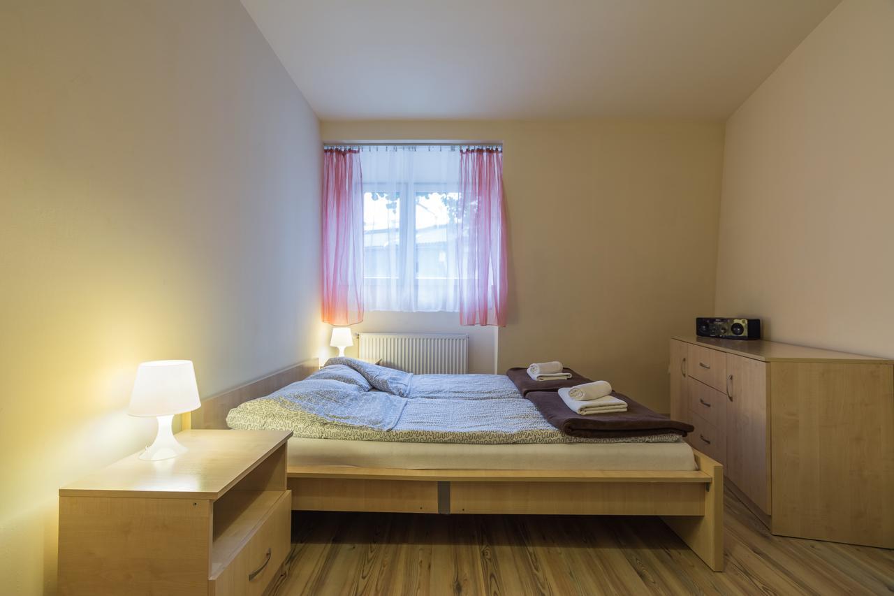 Euro-Room Rooms & Apartments Krasków Εξωτερικό φωτογραφία