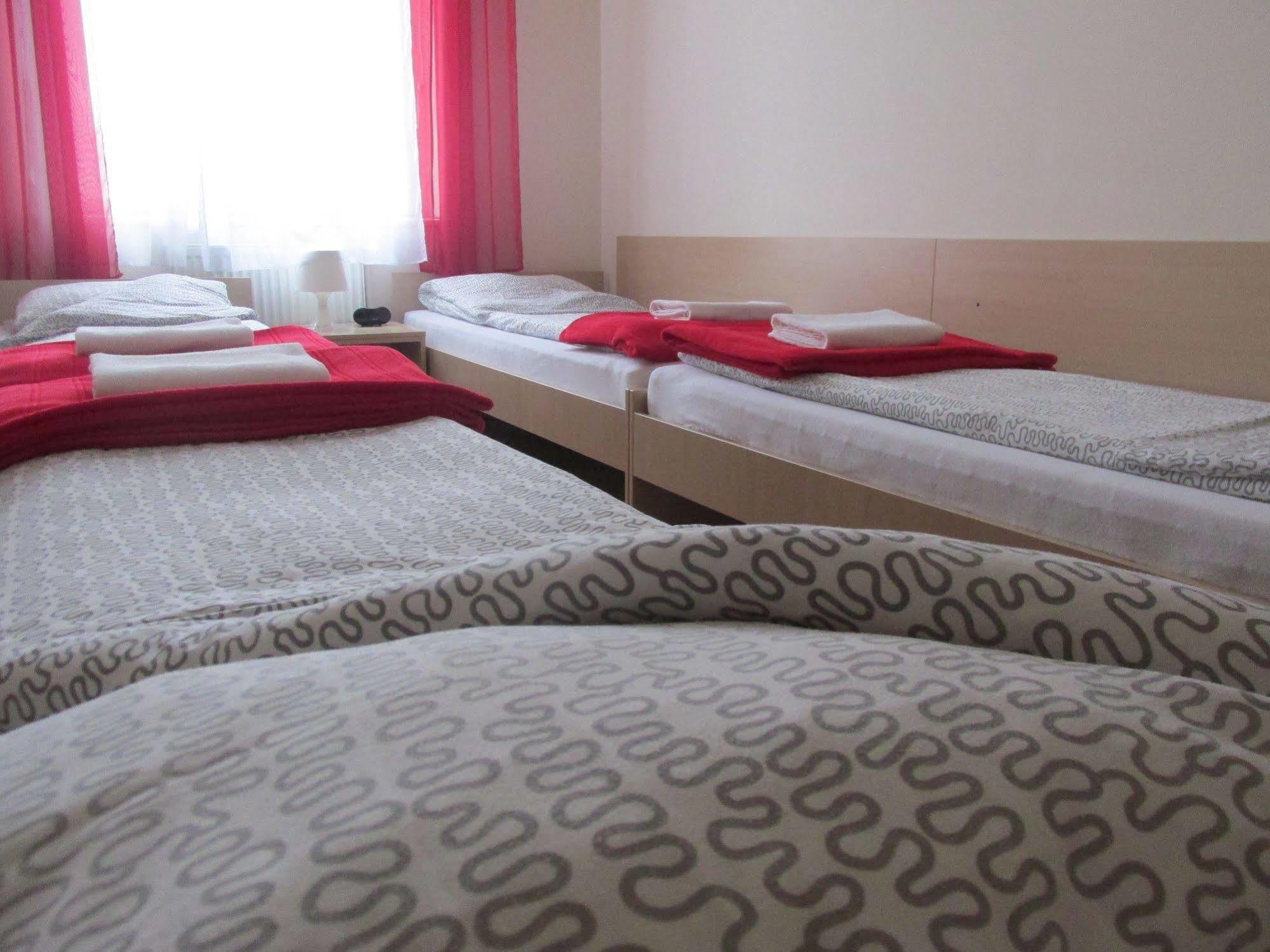 Euro-Room Rooms & Apartments Krasków Εξωτερικό φωτογραφία